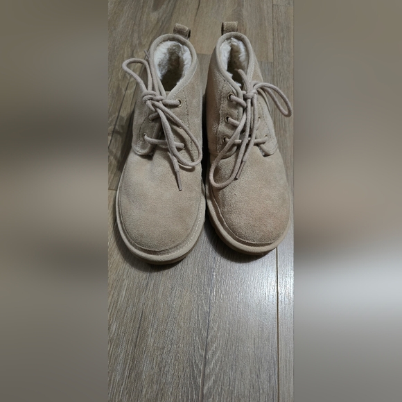 UGG Kids Tan Suede Boots - Picture 3 of 8